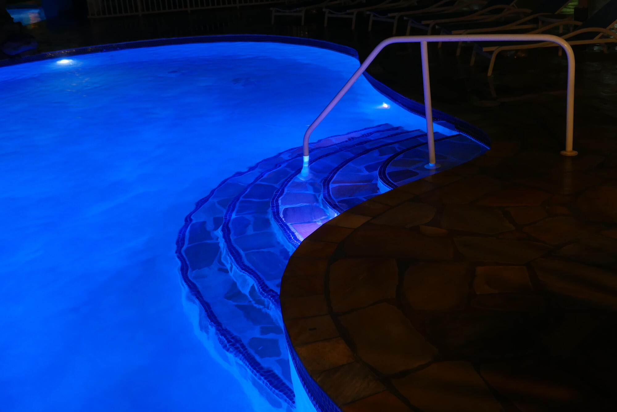 DIY Poolside Lighting Projects: Illuminate Your Oasis